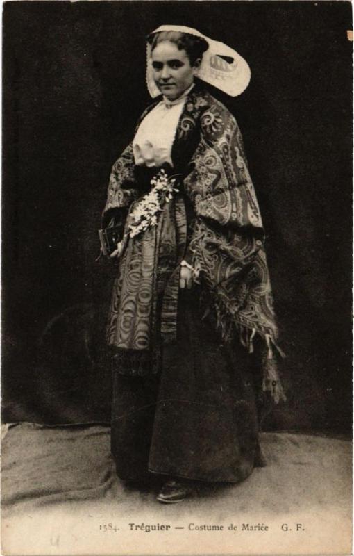 Carte postale ancienne Treguier-Costume de Mariée