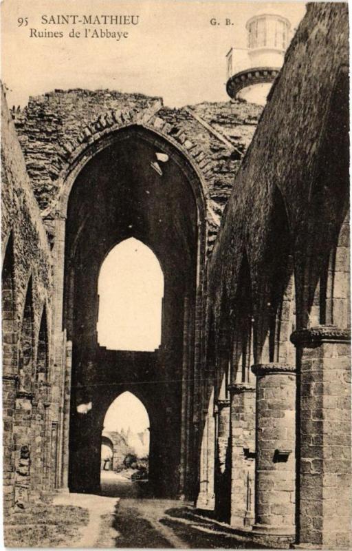 Carte postale ancienne Saint-Mathieu-Ruines de l'Abbaye
