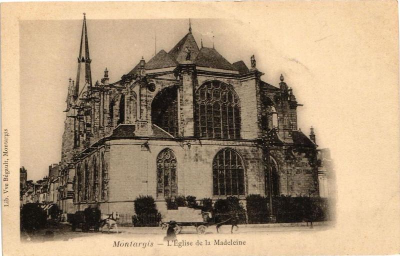 Carte postale ancienne Montargis-L'Eglise de la Madeleine à Montargis