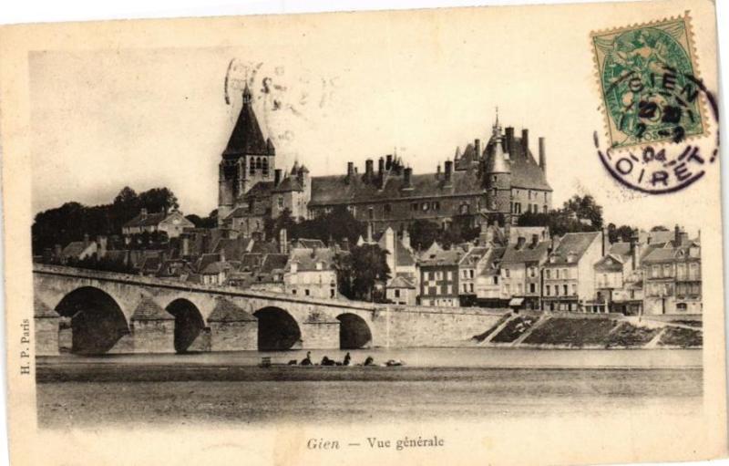 Carte postale ancienne Gien - Vue générale à Gien