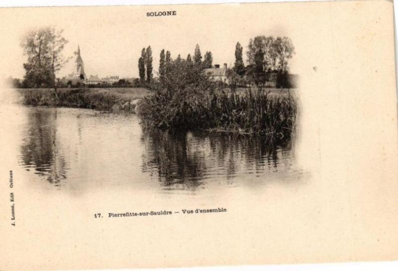 Carte postale ancienne Pierrefitte-sur-Sauldre-Vue d'ensemble