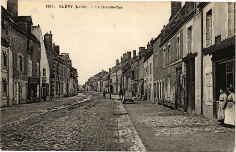 Carte postale ancienne Clery-La Grande Rue