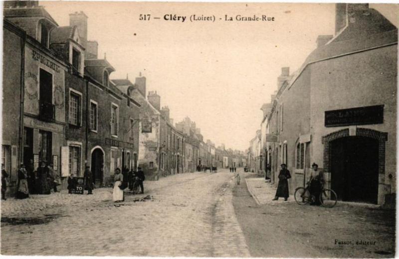 Carte postale ancienne Clery-La Grande Rue