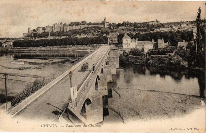 Carte postale ancienne Chinon - Panorama du Chateau à Chinon