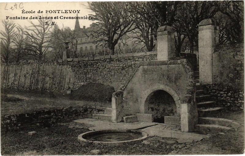 Carte postale ancienne Ecole de Pontlevoy - Fontaine des Jones et Cressonniere à Pontlevoy