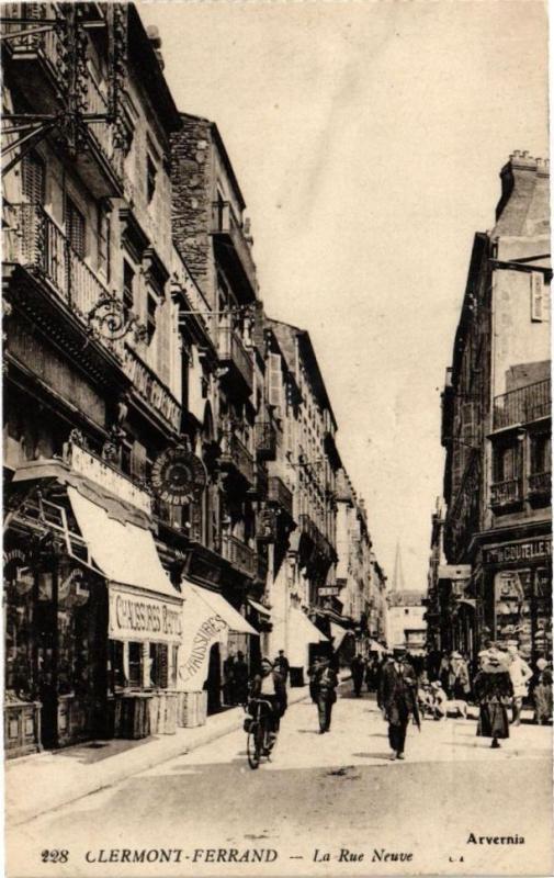 Carte postale ancienne Clermont-Ferrand - La Rue Neuve à Clermont-Ferrand