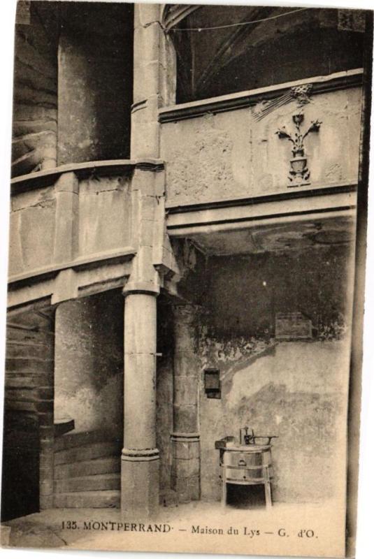 Carte postale ancienne Montferrand - Maison du Lys - G. d'O.