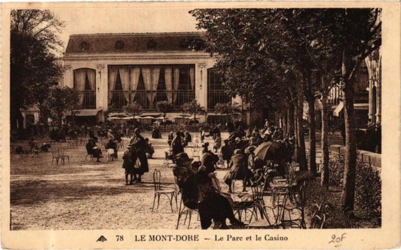 Carte postale ancienne Le Mont-Dore - Le Parc et le Casino à Mont-Dore