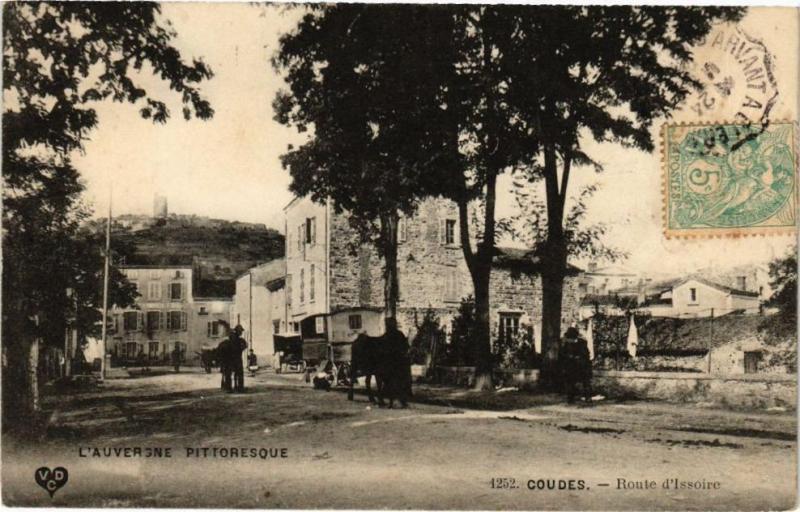Carte postale ancienne L'Auvergne Pittoresque - Coudes - Route d'Issoire à Coudes