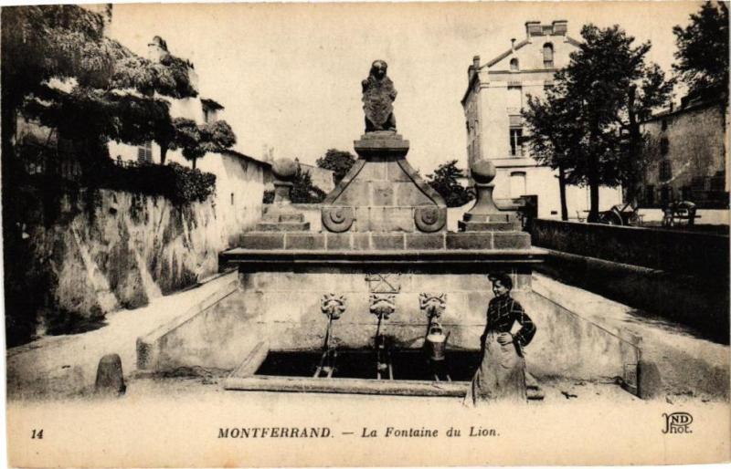 Carte postale ancienne Montferrand - La Fontaine du Lion