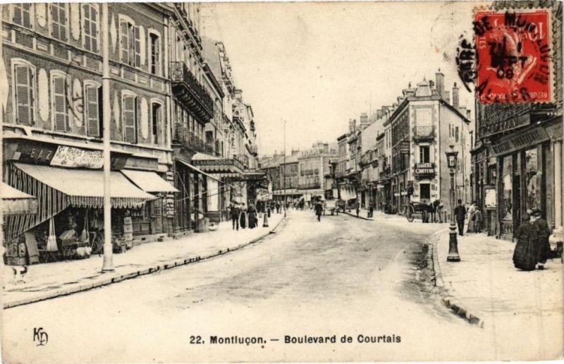 Carte postale ancienne Montlucon - Boulevard de Courtais à Montluçon