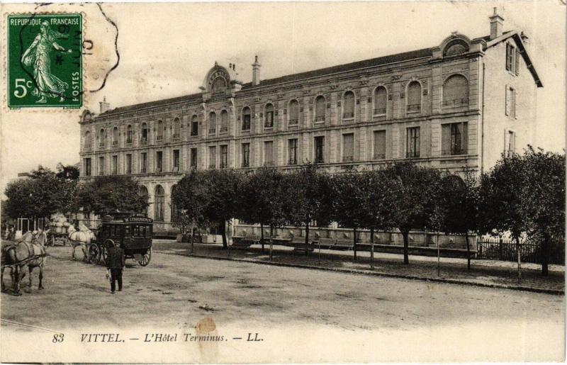 Carte postale ancienne Vittel-L'Hotel Terminus à Vittel