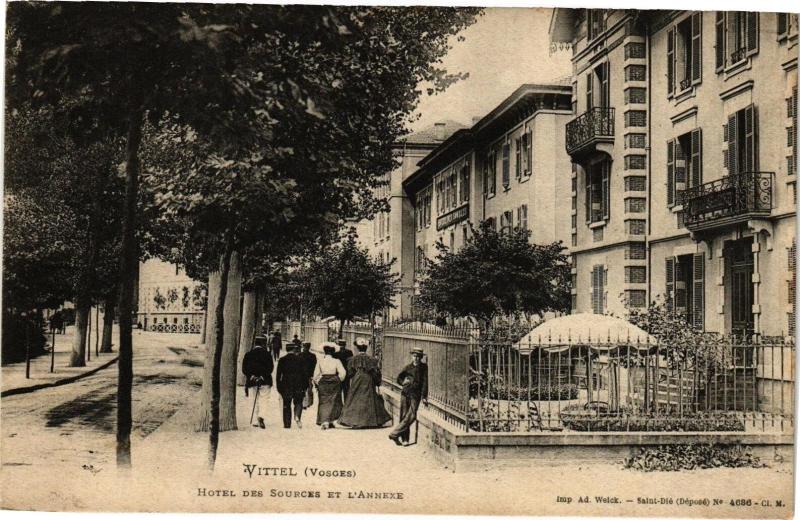Carte postale ancienne Vittel Hotel des Sources et l'Annexe à Vittel