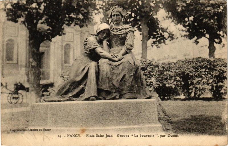 Carte postale ancienne Nancy-Place Saint Jean-Groupe Le Souvenir par Dubois à Nancy