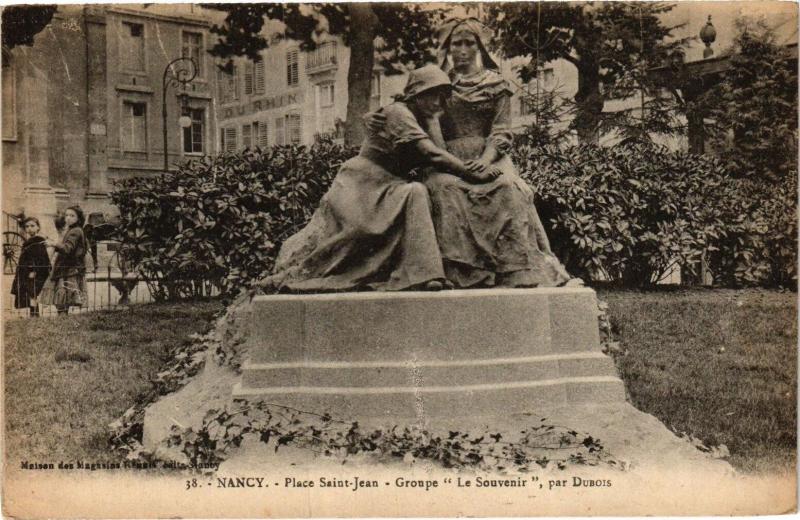 Carte postale ancienne Nancy-Place Saint Jean-Groupe Le Souvenir par Dubois à Nancy