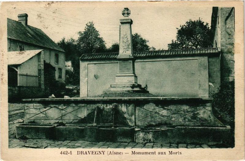 Carte postale ancienne Dravegny Monument aux Morts à Dravegny