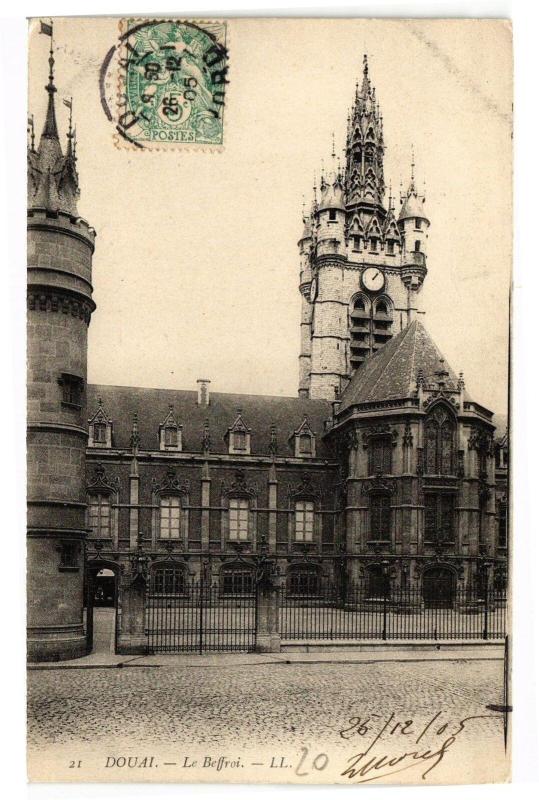 Carte postale ancienne Douai - Le beffroi - ll à Douai