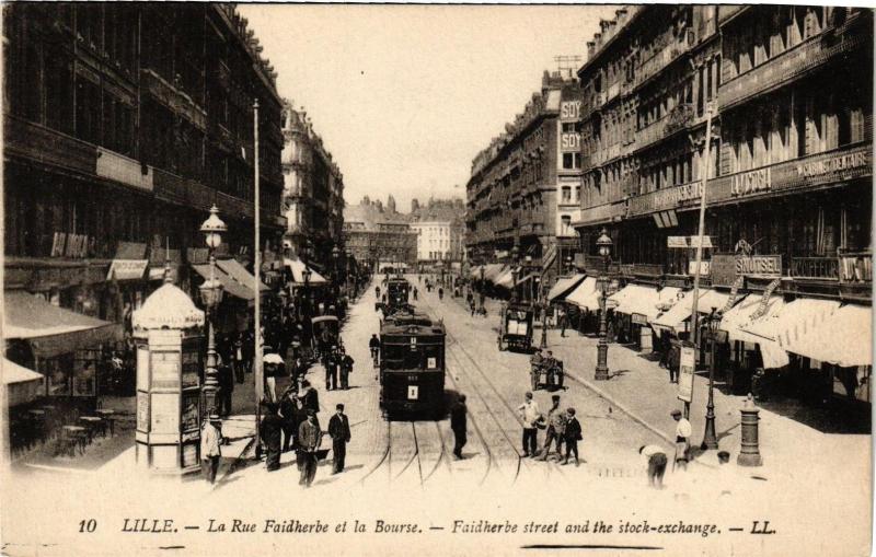 Carte postale ancienne Lille - La Rue Faidherbe et la Bourse - Faidherbe stréet and... à Lille