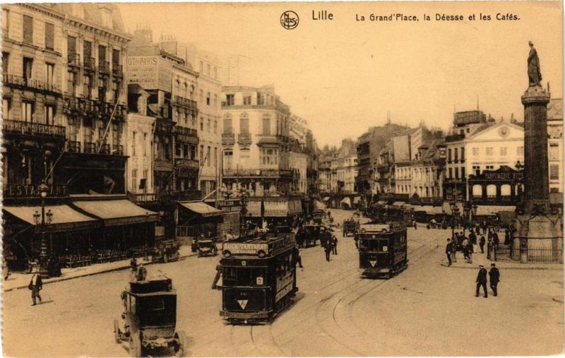 Carte postale ancienne Lille - La Grand'Place la Déesse et les Caffes à Lille
