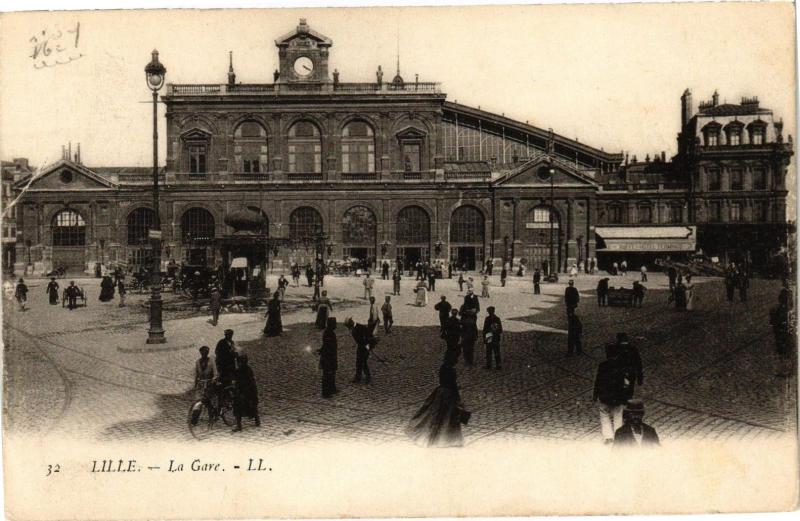 Carte postale ancienne Lille - La Gare à Lille