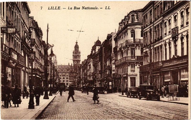 Carte postale ancienne Lille - La Rue Nationale à Lille