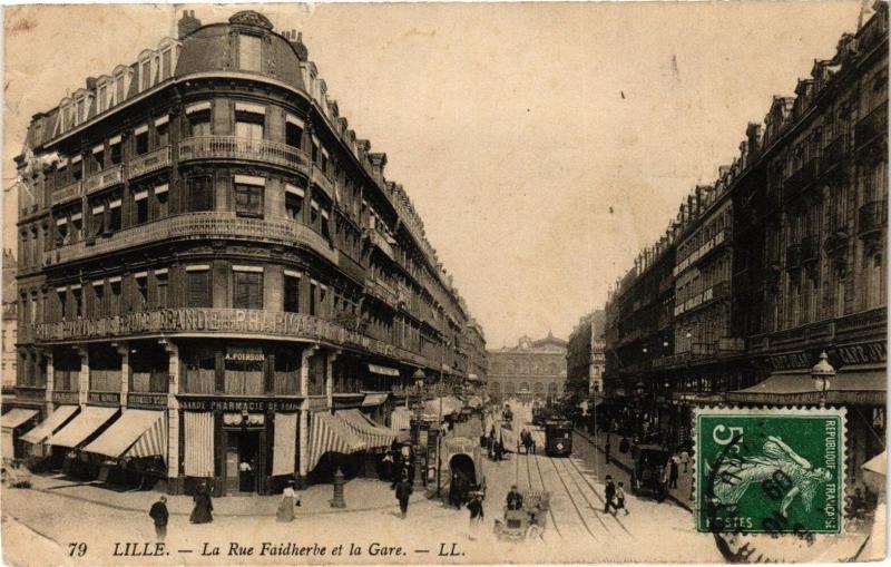 Carte postale ancienne Lille - La Rue Faidherbe et la Gare à Lille