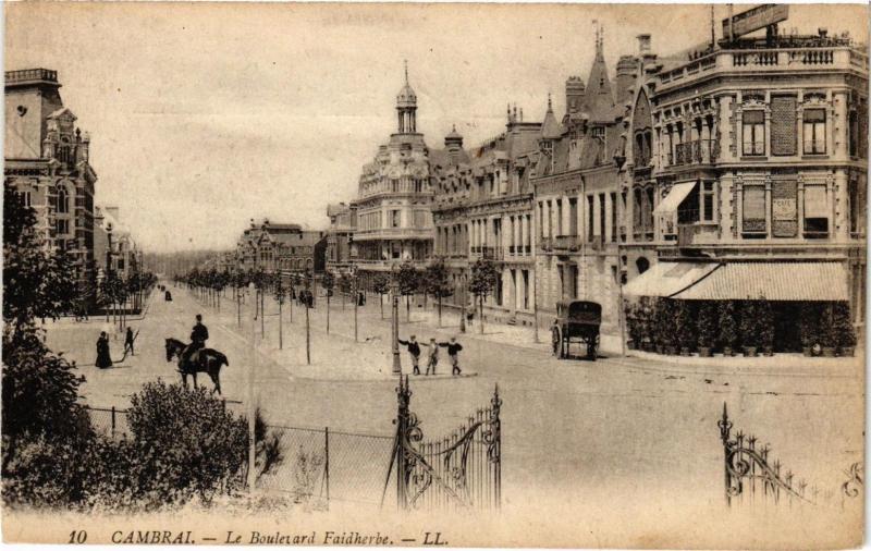 Carte postale ancienne Cambrai - Le Boulevard Faidherbe à Cambrai