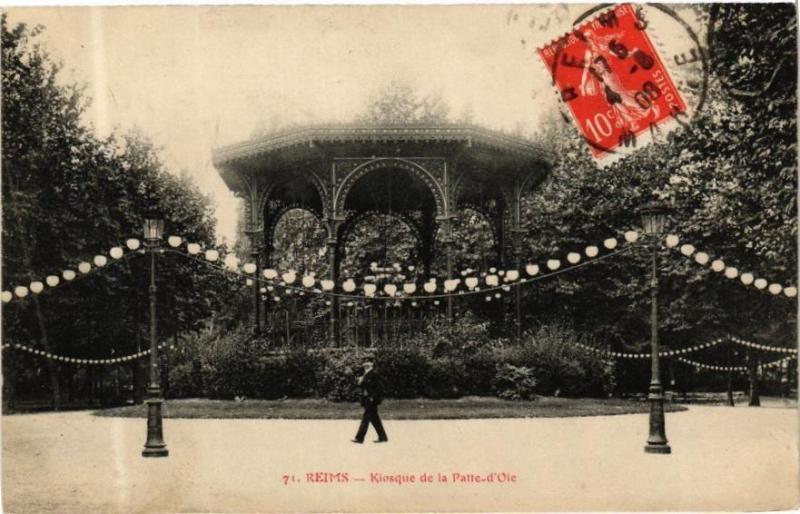 Carte postale ancienne Reims - Kiosque de la Patte-d'Oie à Reims
