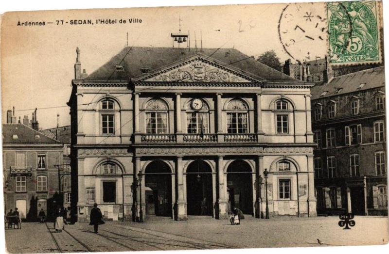 Carte postale ancienne Sedan - L'Hotel de Ville à Sedan