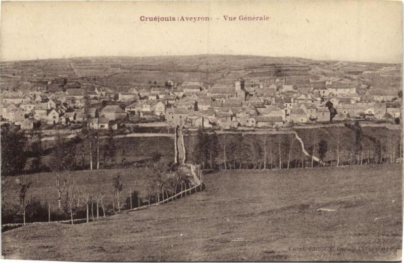 Carte postale ancienne Cruéjouls - Vue générale