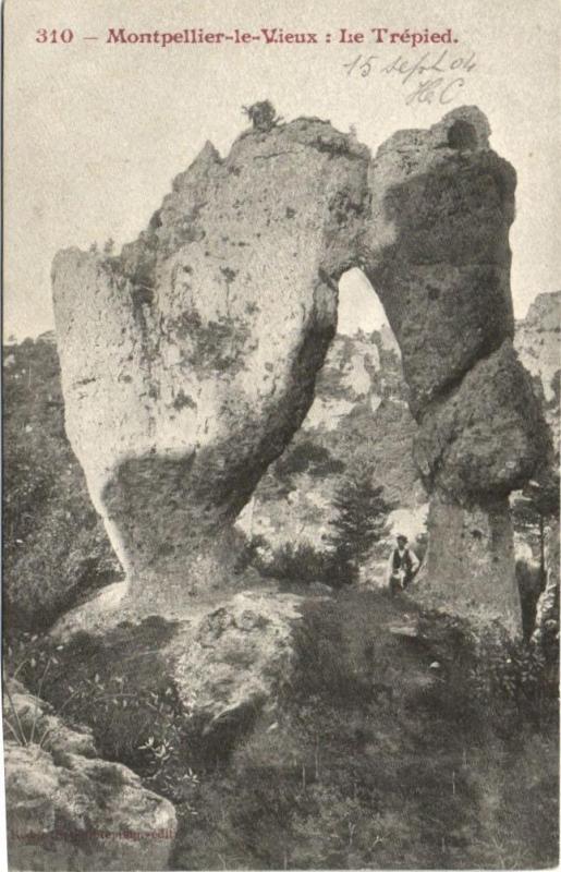 Carte postale ancienne Montpellier-le-Vieux - Le Trépied