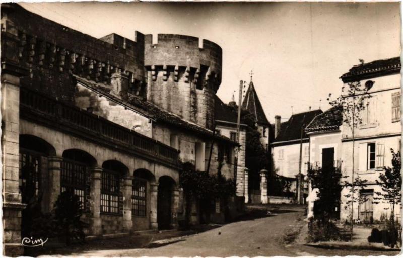 Carte postale ancienne Bourdeilles-Le Chateau à Bourdeilles