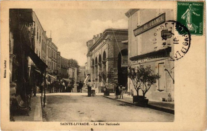 Carte postale ancienne Sainte-Livrade-La Rue Nationale