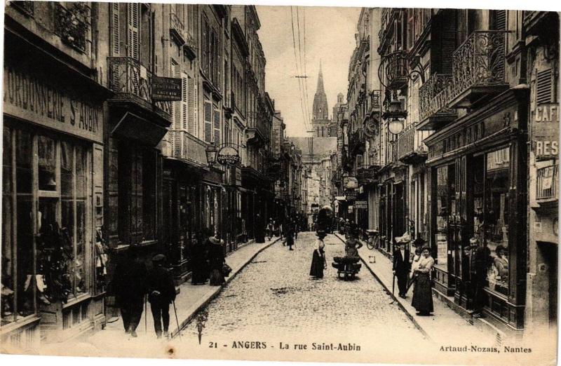 Carte postale ancienne Angers-La rue Saint-Aubin à Angers