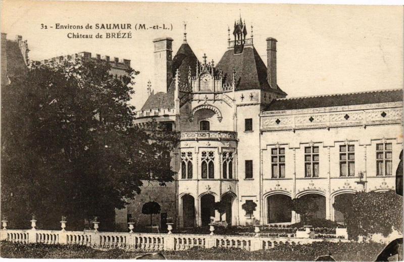 Carte postale ancienne Env. de Saumur - Chateau de Breze à Saumur