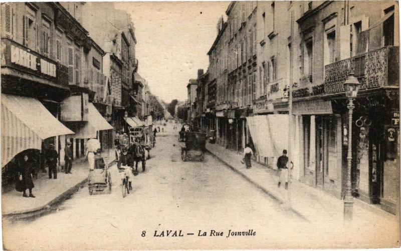 Carte postale ancienne Laval-La Rue Joinville à Laval