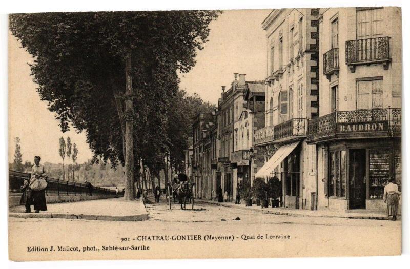 Carte postale ancienne Chateau gontier .- Quai de lorraine