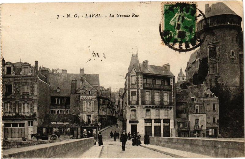 Carte postale ancienne Laval-La Grande Rue à Laval