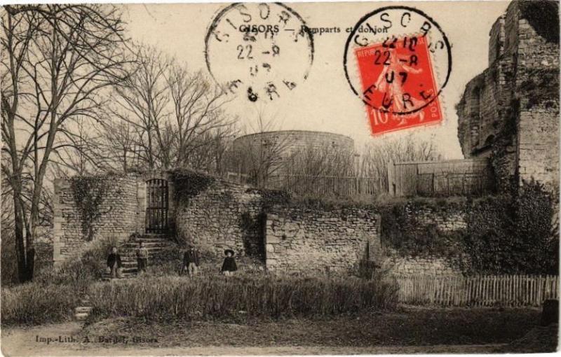 Carte postale ancienne Gisors - Remparts et donjon à Gisors