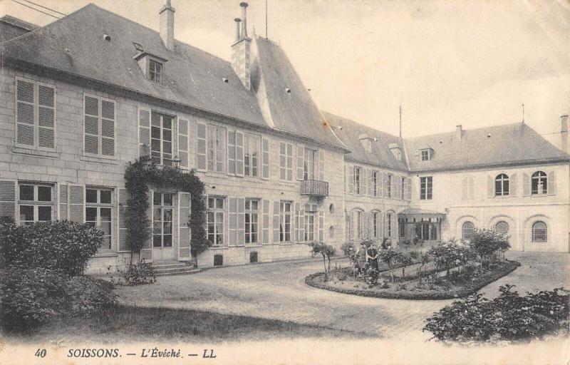 Carte postale ancienne Soissons - L'Eveche à Soissons