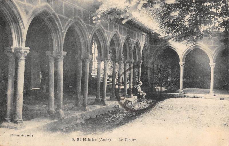 Carte postale ancienne Saint Hilaire - Le Cloitre à Saint-Hilaire