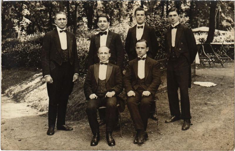 Carte postale ancienne Gentlemen - carte photo à Paris 18e