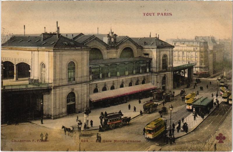 Carte postale ancienne La Gare Montparnasse à Paris 6e