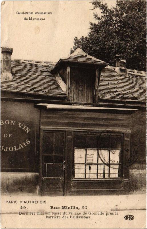 Carte postale ancienne Rue Miollis - Dernière maison basse du village de Grenelle près la barrière des Paillassons à Paris 15e