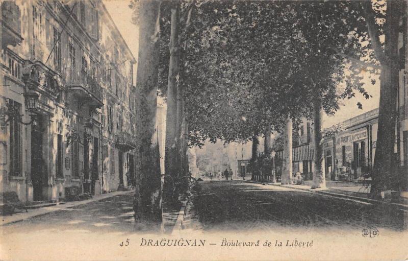 Carte postale ancienne Draguignan - Boulevard De La Liberte à Draguignan