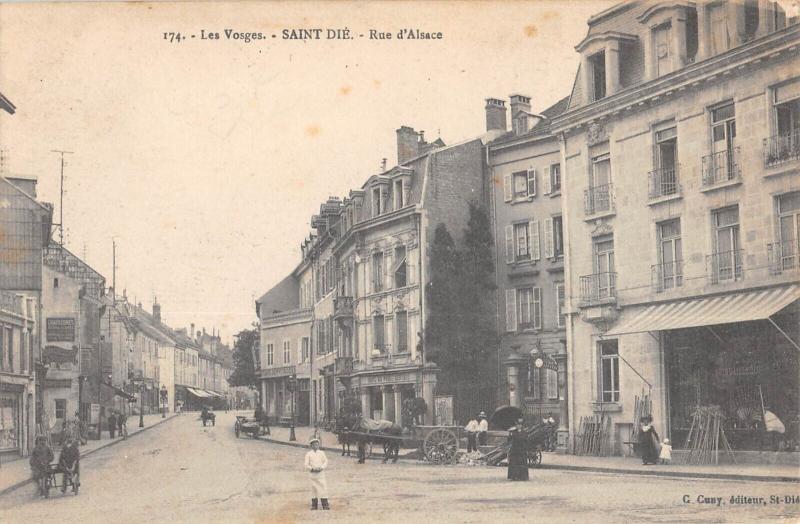 Carte postale ancienne Saint Die - Rue D'Alsace