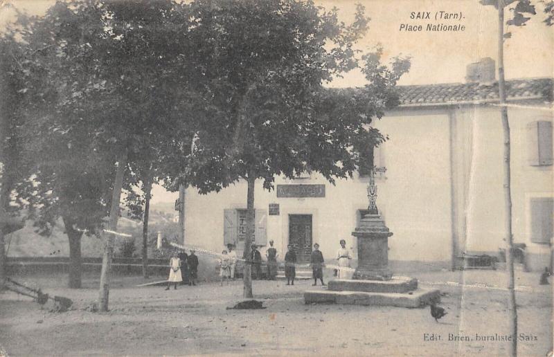 Carte postale ancienne Saix - Place Nationale à Saïx