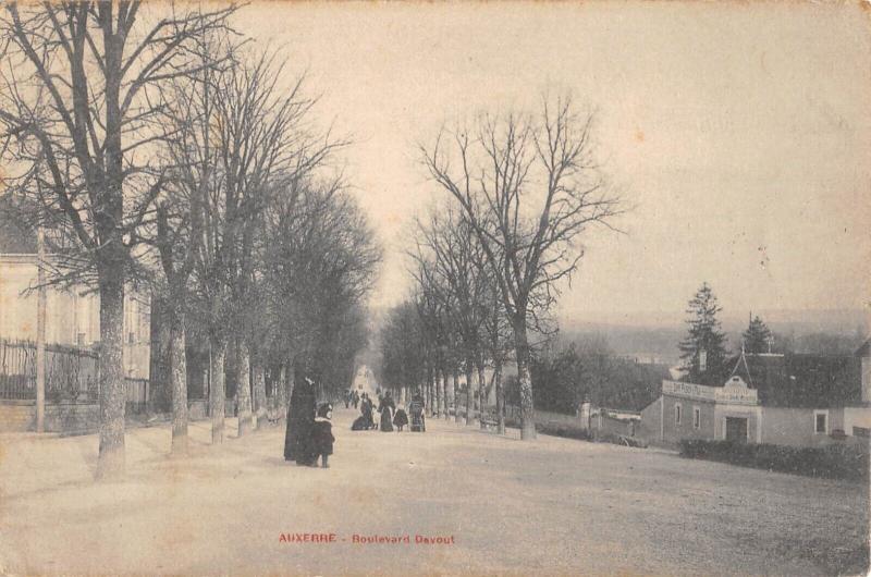 Carte postale ancienne Auxerre - Boulevard Davout à Auxerre