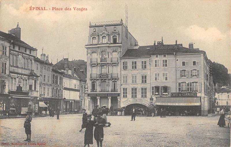 Carte postale ancienne Epinal - Place Des Vosges à Épinal