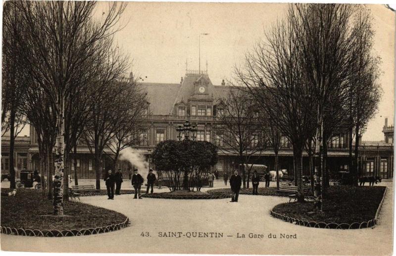 Carte postale ancienne Saint-Quentin La Gare du Nord à Saint-Quentin